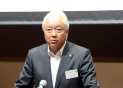 Hiroo Shinada, Mayor of Kariwa Village